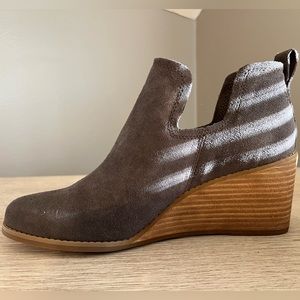 TOMS Women’s Ankle Booties, New In Box, Size 9.5